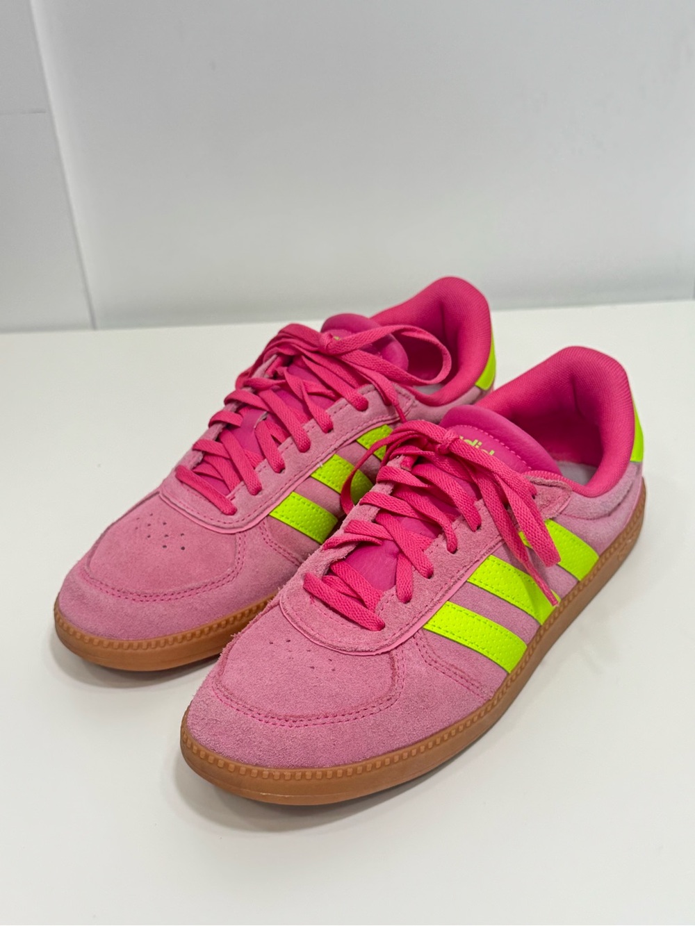ADIDAS Breaknet Sleek Pink Neon Yellow Suede Gum Sole Low Top Sneakers Size 8